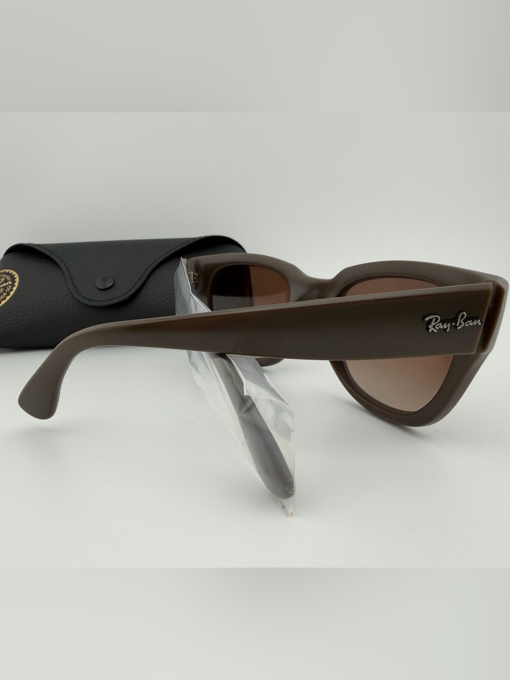 NEW Ray-Ban Women's Demi Gloss Turtledove Sunglasses with Gradient Lenses RB4178 - Picture 3 of 5